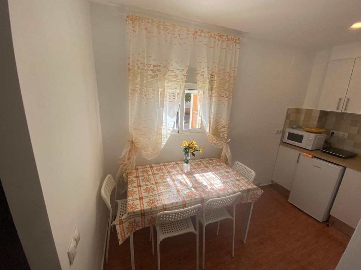 Habitaciones Con Bano Y Cocina Privada バレンシア エクステリア 写真