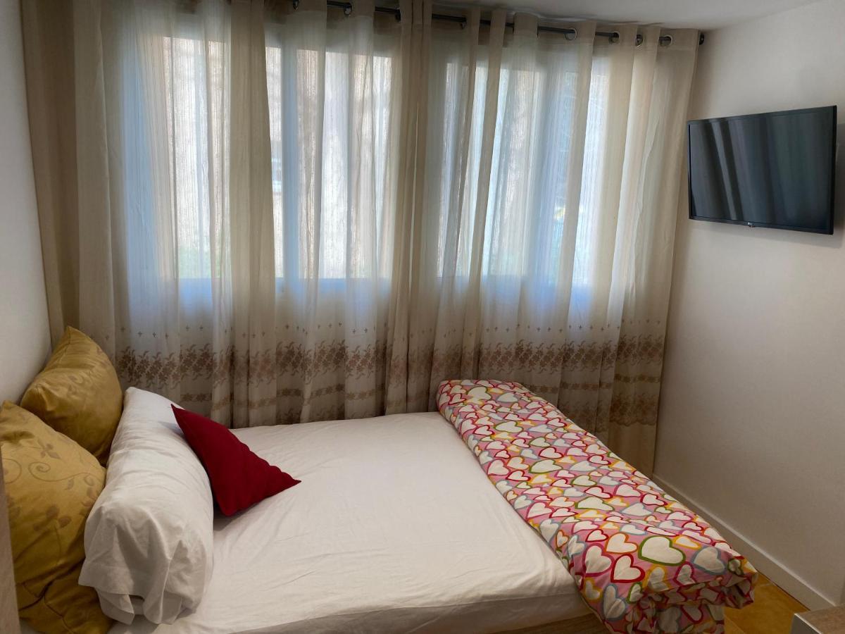 Habitaciones Con Bano Y Cocina Privada バレンシア エクステリア 写真