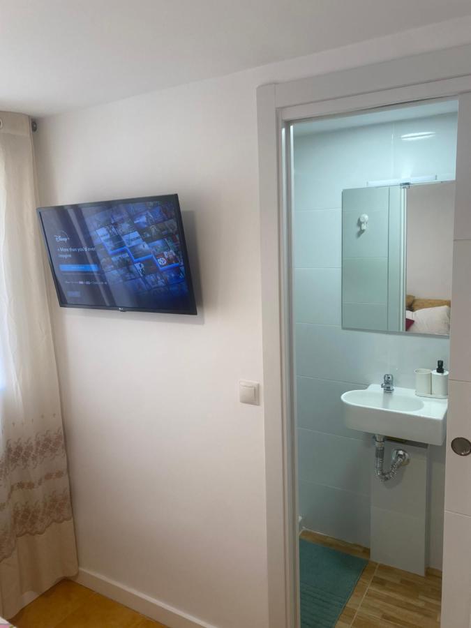 Habitaciones Con Bano Y Cocina Privada バレンシア エクステリア 写真
