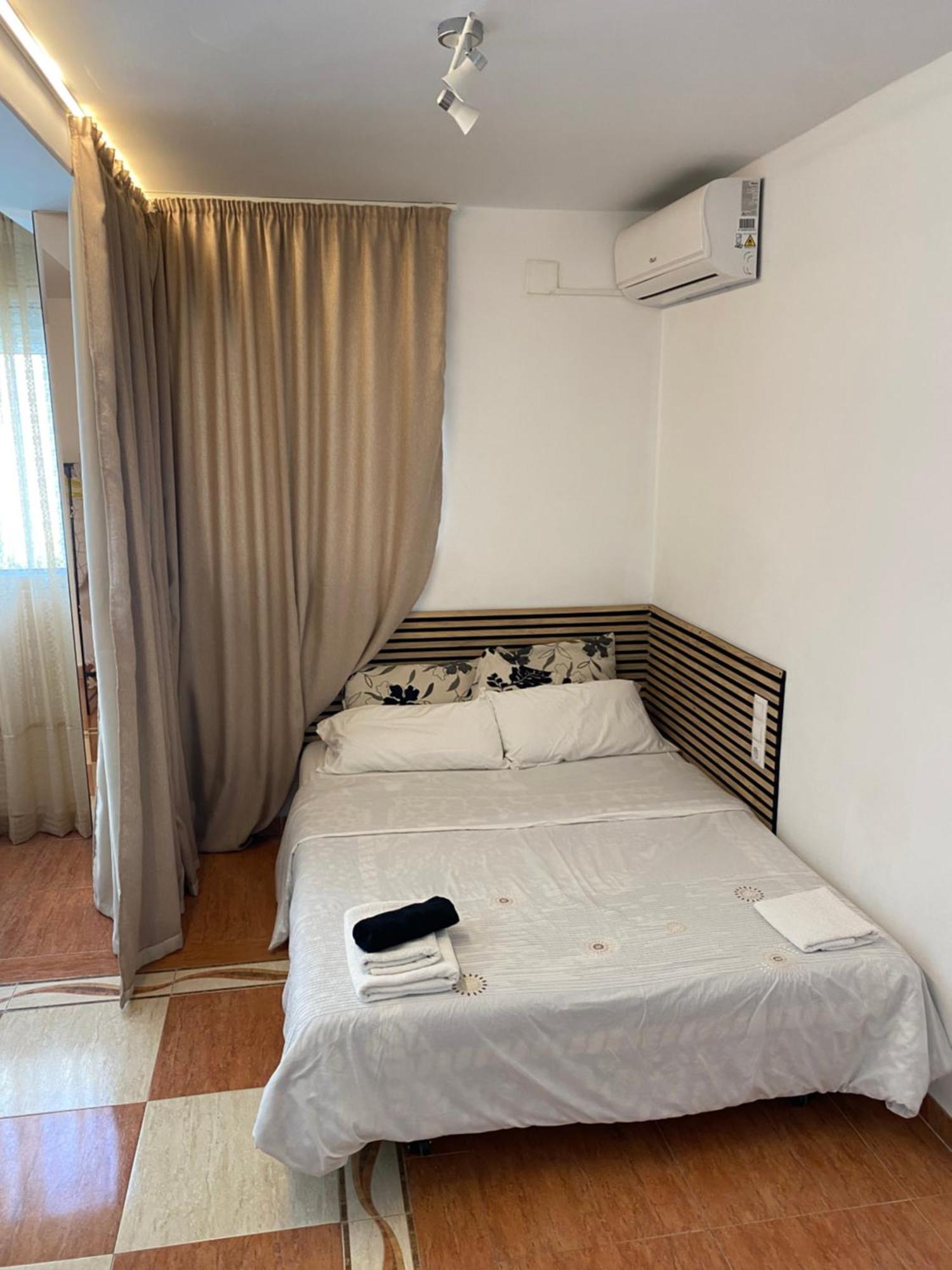 Habitaciones Con Bano Y Cocina Privada バレンシア エクステリア 写真