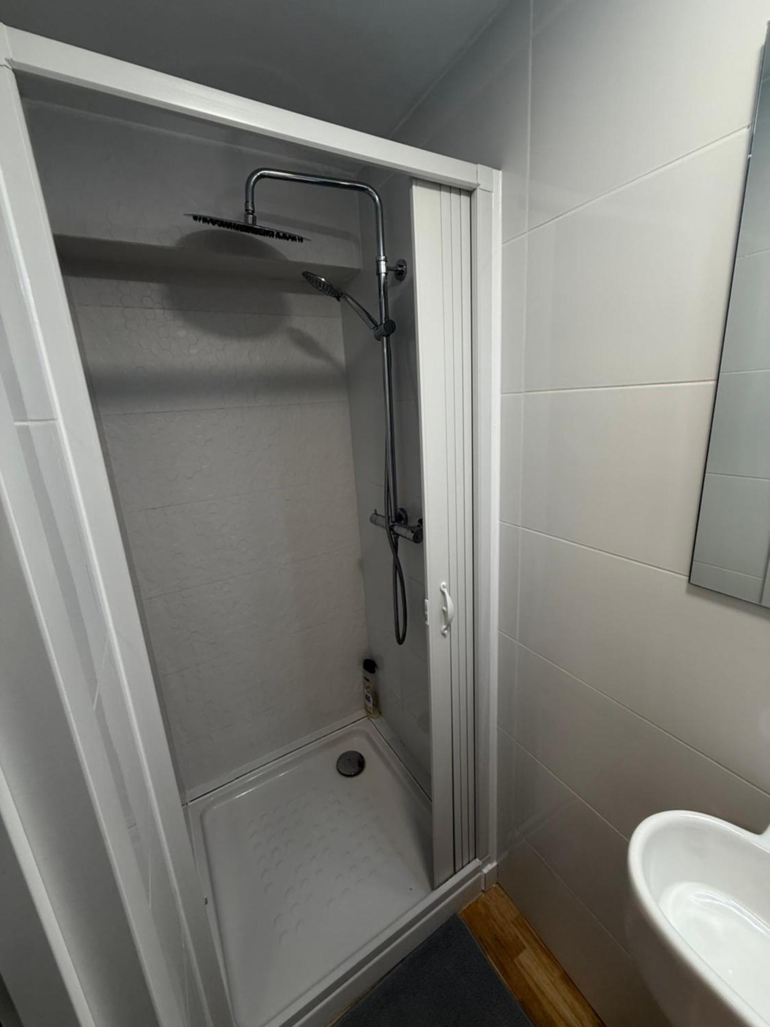 Habitaciones Con Bano Y Cocina Privada バレンシア エクステリア 写真
