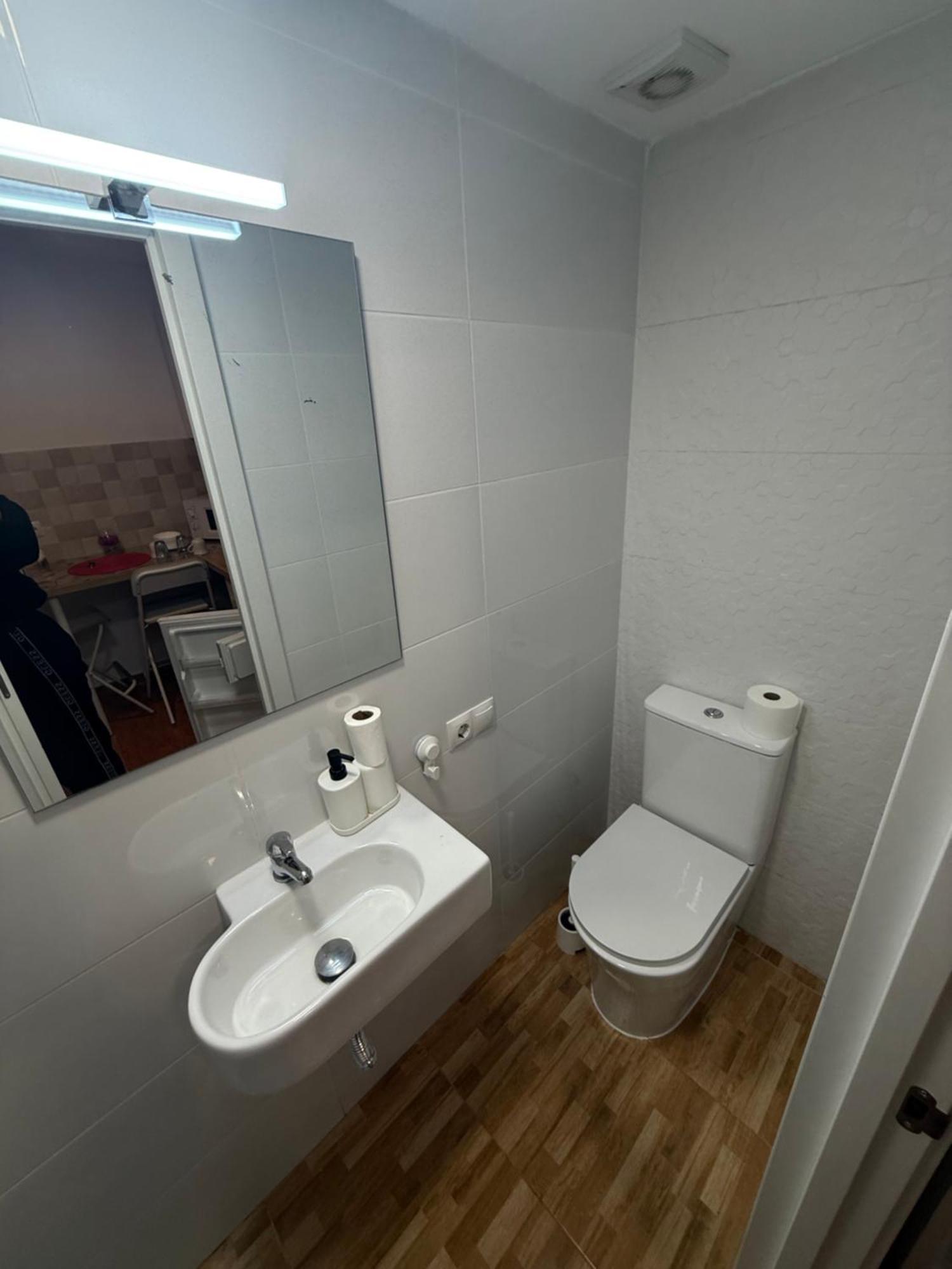 Habitaciones Con Bano Y Cocina Privada バレンシア エクステリア 写真